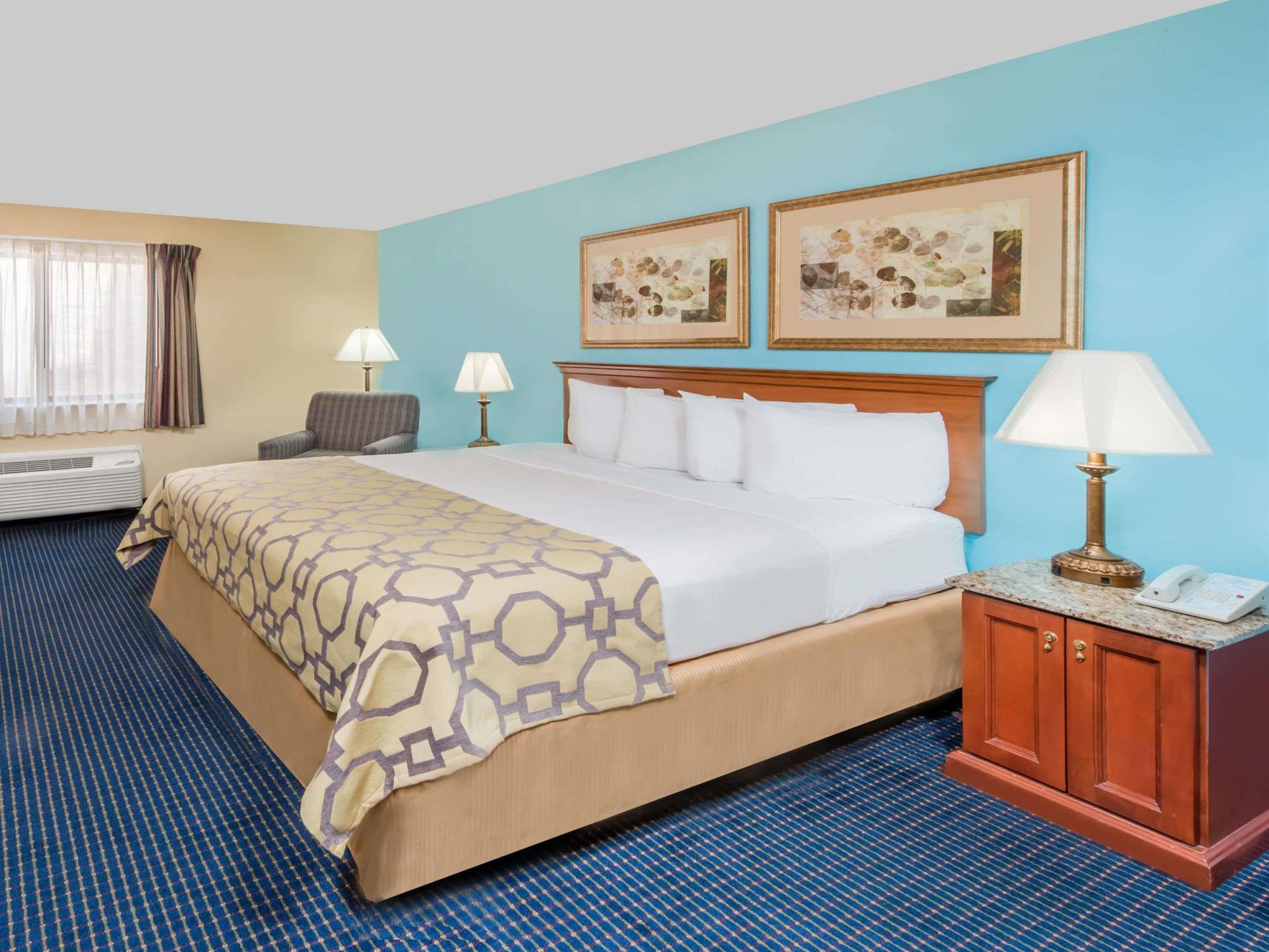 Baymont By Wyndham Warrenton Hotel Bagian luar foto