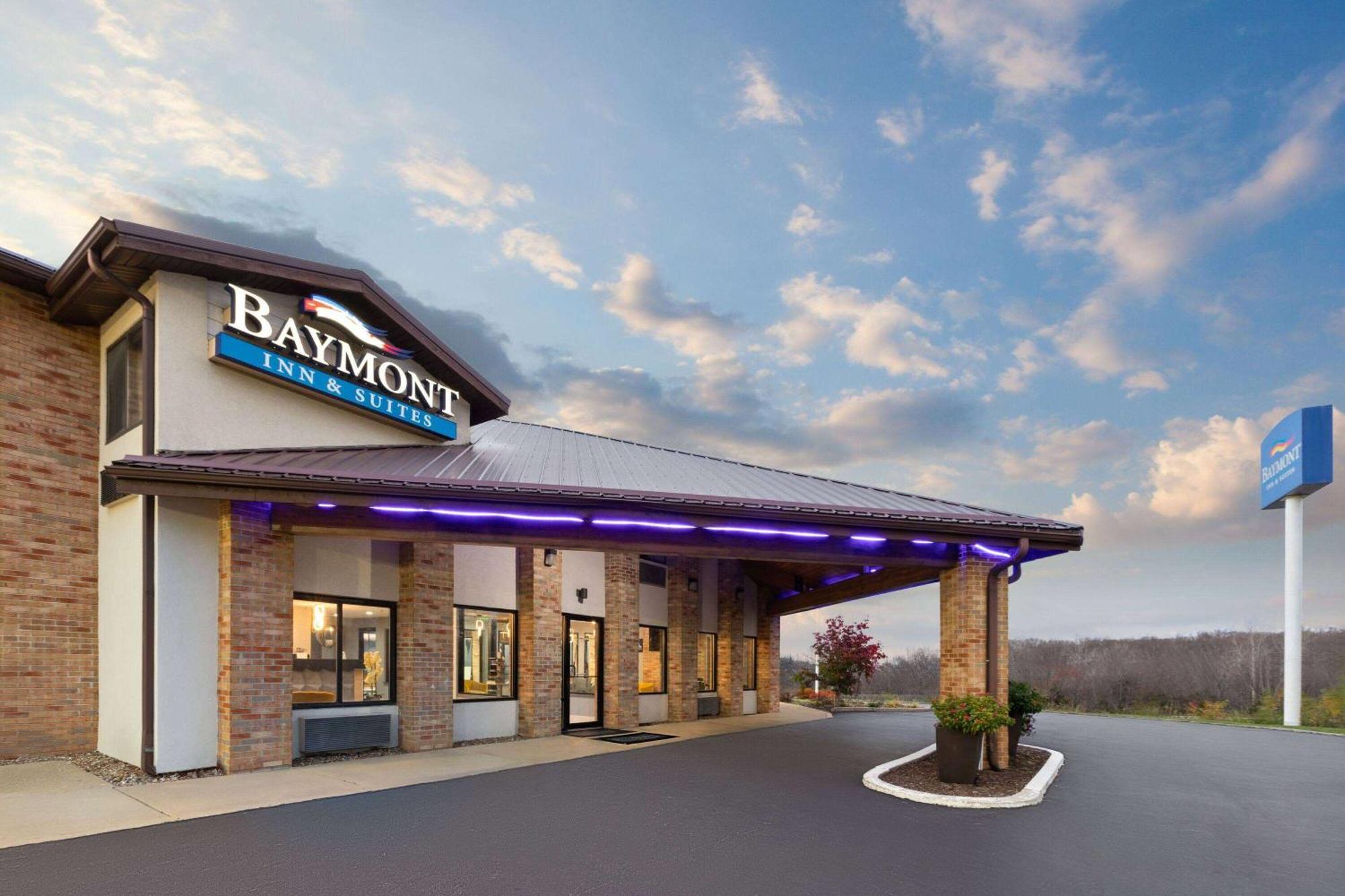 Baymont By Wyndham Warrenton Hotel Bagian luar foto