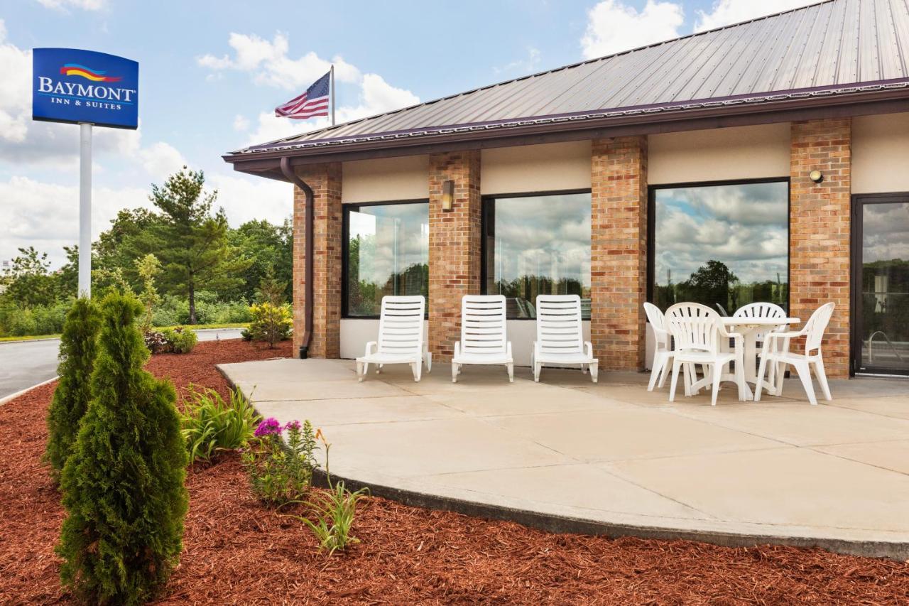 Baymont By Wyndham Warrenton Hotel Bagian luar foto