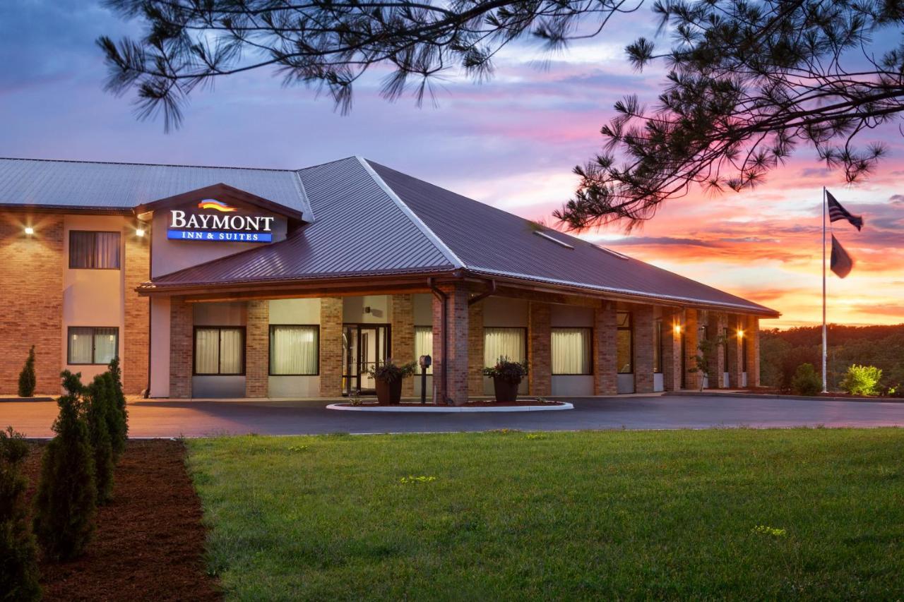 Baymont By Wyndham Warrenton Hotel Bagian luar foto