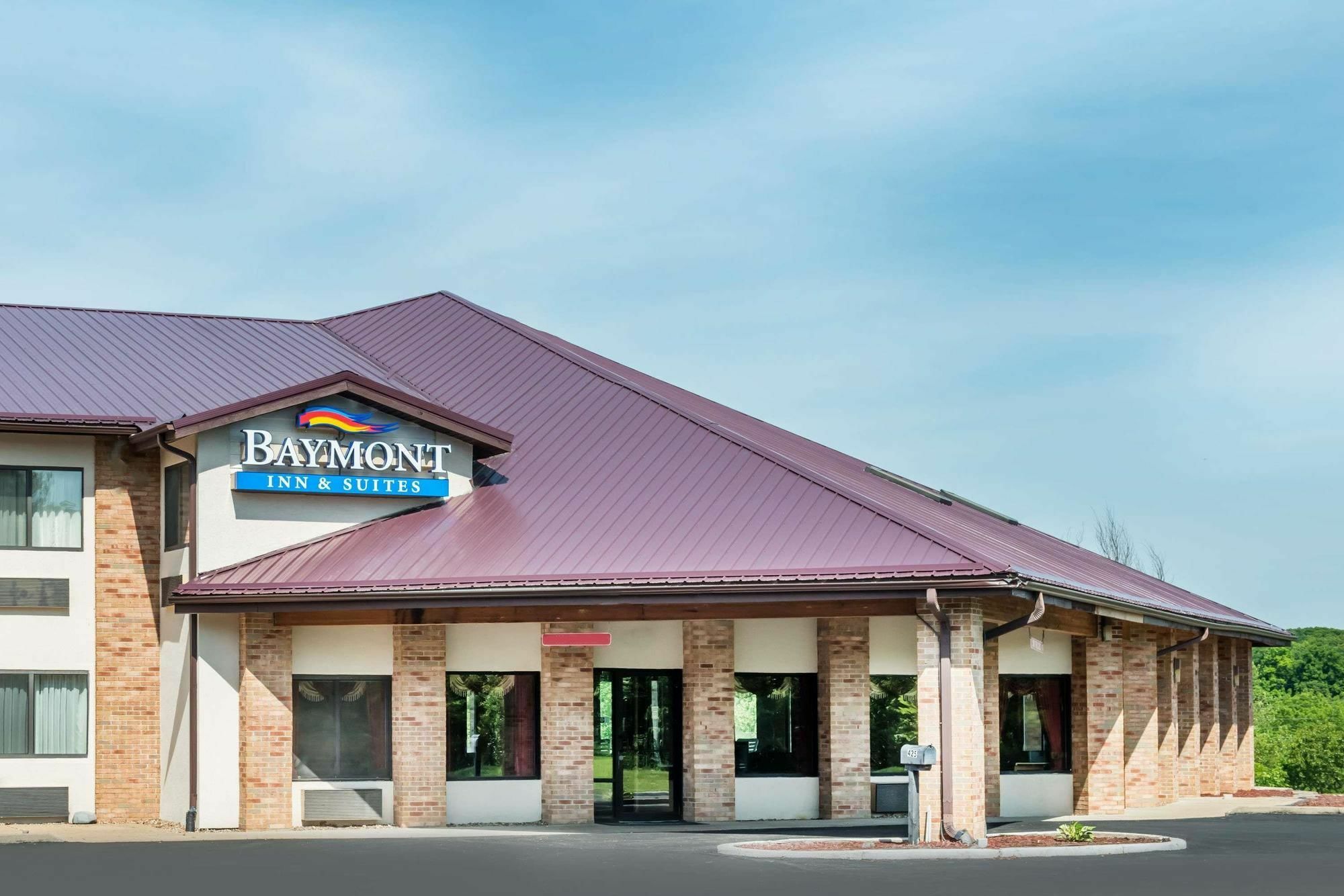 Baymont By Wyndham Warrenton Hotel Bagian luar foto